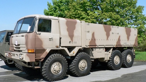 Q1 TATRA 816 8x8  pískový voják LIWA 2011