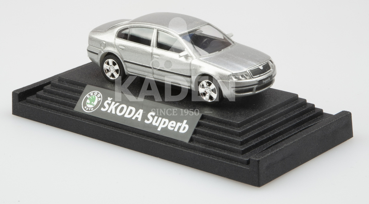 H0_superb_stribrna_1_wm